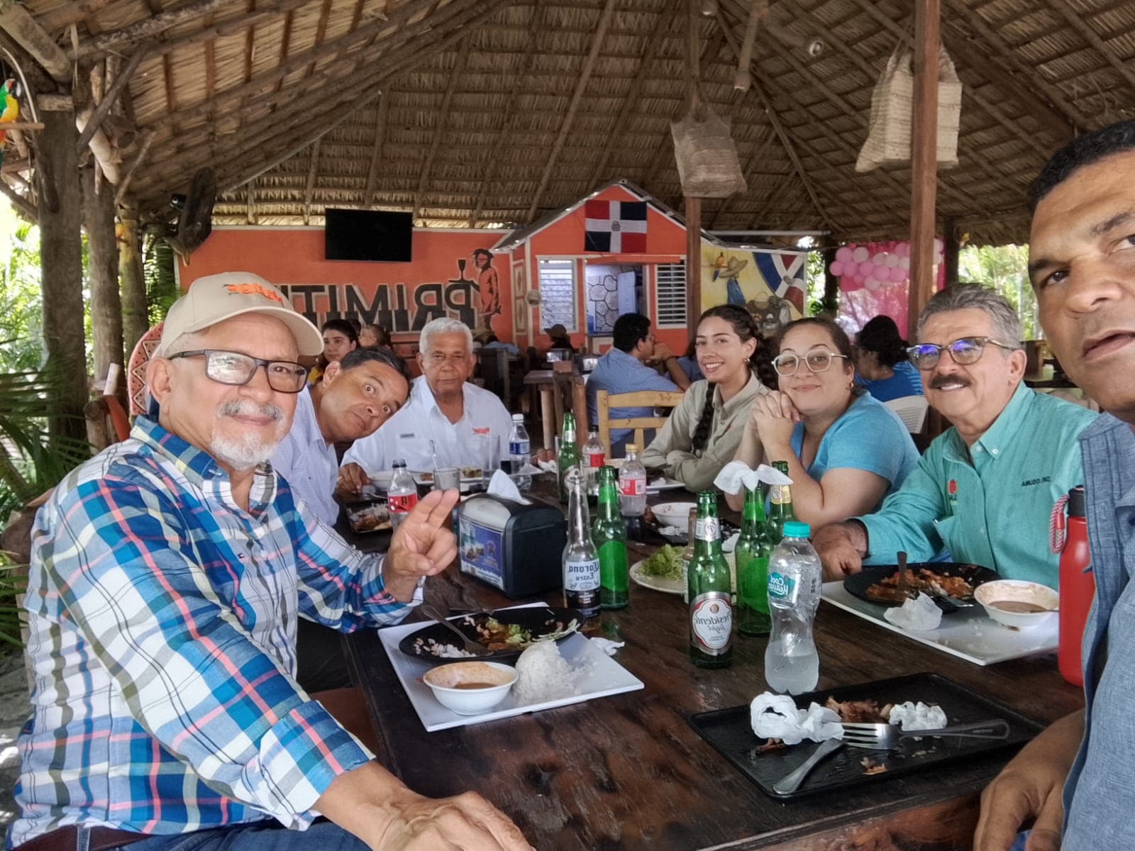 Almuerzo con productores en Baní
